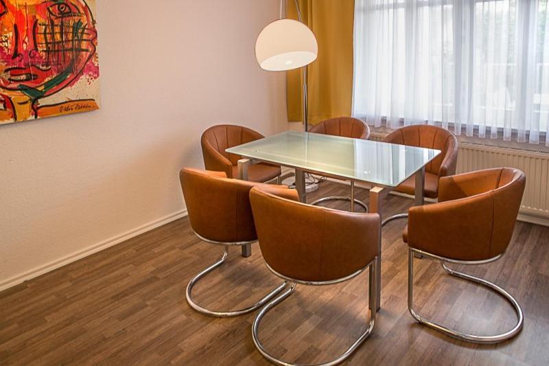 H&H Apartments Im Herzen Der Stadt In Der Lange Strasse Geraeumig Ruhig Mit Kueche Und Esstisch Greifswald Eksteriør billede