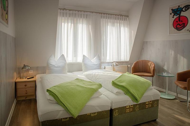 H&H Apartments Im Herzen Der Stadt In Der Lange Strasse Geraeumig Ruhig Mit Kueche Und Esstisch Greifswald Eksteriør billede