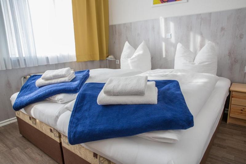 H&H Apartments Im Herzen Der Stadt In Der Lange Strasse Geraeumig Ruhig Mit Kueche Und Esstisch Greifswald Eksteriør billede