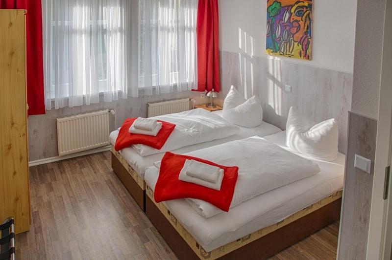 H&H Apartments Im Herzen Der Stadt In Der Lange Strasse Geraeumig Ruhig Mit Kueche Und Esstisch Greifswald Eksteriør billede