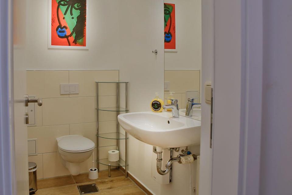 H&H Apartments Im Herzen Der Stadt In Der Lange Strasse Geraeumig Ruhig Mit Kueche Und Esstisch Greifswald Eksteriør billede