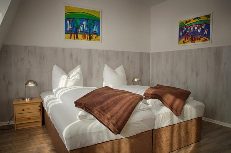 H&H Apartments Im Herzen Der Stadt In Der Lange Strasse Geraeumig Ruhig Mit Kueche Und Esstisch Greifswald Eksteriør billede