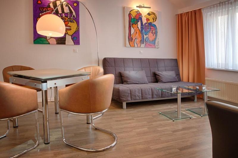 H&H Apartments Im Herzen Der Stadt In Der Lange Strasse Geraeumig Ruhig Mit Kueche Und Esstisch Greifswald Eksteriør billede