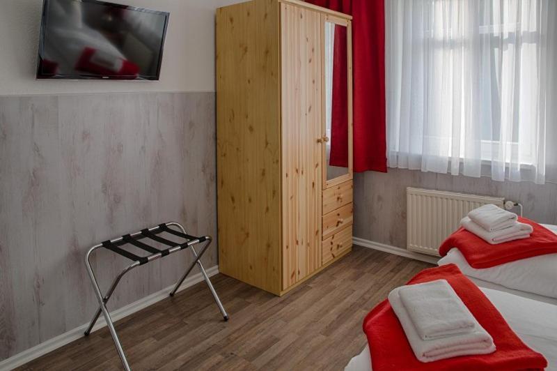 H&H Apartments Im Herzen Der Stadt In Der Lange Strasse Geraeumig Ruhig Mit Kueche Und Esstisch Greifswald Eksteriør billede
