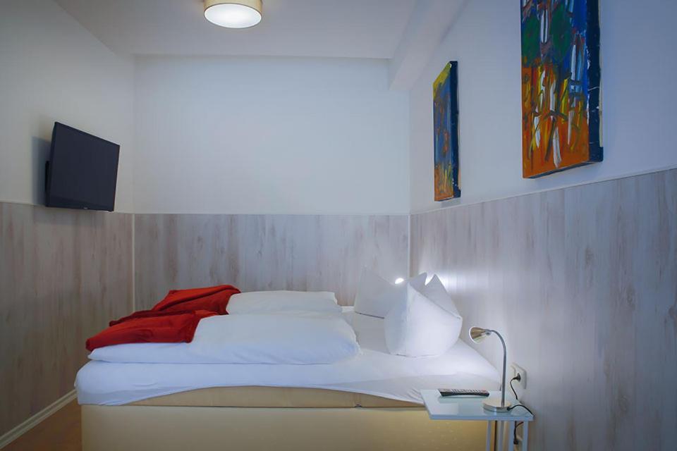 H&H Apartments Im Herzen Der Stadt In Der Lange Strasse Geraeumig Ruhig Mit Kueche Und Esstisch Greifswald Eksteriør billede