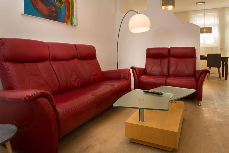 H&H Apartments Im Herzen Der Stadt In Der Lange Strasse Geraeumig Ruhig Mit Kueche Und Esstisch Greifswald Eksteriør billede