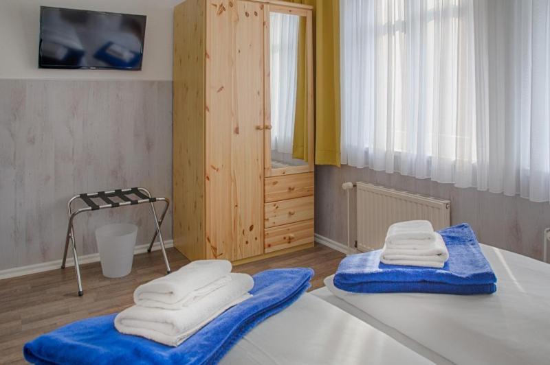 H&H Apartments Im Herzen Der Stadt In Der Lange Strasse Geraeumig Ruhig Mit Kueche Und Esstisch Greifswald Eksteriør billede